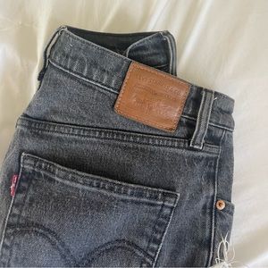 Levi’s Ribcage Straight